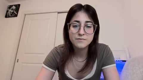 Snapshot of raiyvyn chatting on 01/09/26, 05:54 Ray Ray online show from 01/09/26, 05:54