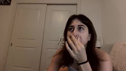 Snapshot of raiyvyn chatting on 01/14/26, 03:12 Ray Ray online show from 01/14/26, 03:12