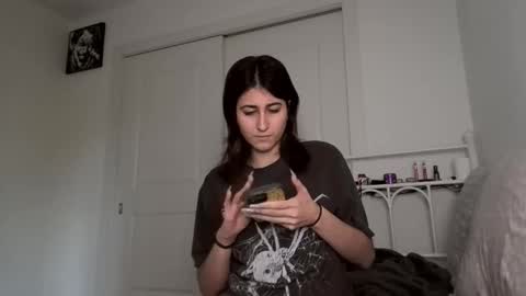 Snapshot of raiyvyn chatting on 01/14/26, 10:03 Ray Ray online show from 01/14/26, 10:03