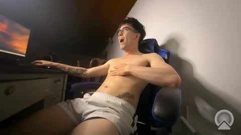 Snapshot of rakhubs chatting on 02/13/26, 05:58 Enzo online show from 02/13/26, 05:58