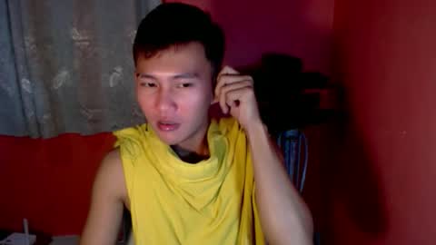 Snapshot of ralfhuge24 chatting on 11/28/25, 08:28 ralfhuge24 online show from 11/28/25, 08:28