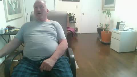 Snapshot of ram4u123 chatting on 12/28/24, 05:14 Ram online show from 12/28/24, 05:14