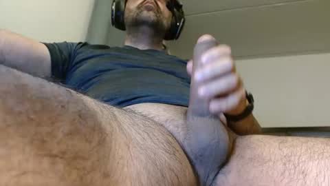 Snapshot of ramblmn chatting on 12/31/24, 03:34 ramblmn online show from 12/31/24, 03:34