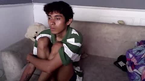 Snapshot of rami_hot0 chatting on 10/12/25, 01:21 rami_hot0 online show from 10/12/25, 01:21