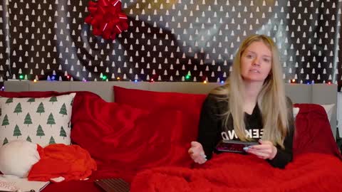 Snapshot of ramichick chatting on 12/09/24, 01:29 Rami online show from 12/09/24, 01:29