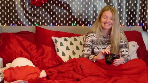 Snapshot of ramichick chatting on 12/10/24, 01:32 Rami online show from 12/10/24, 01:32