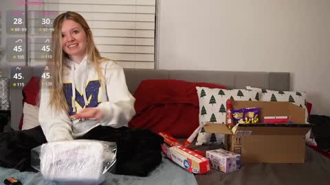 Snapshot of ramichick chatting on 12/23/24, 01:40 Rami online show from 12/23/24, 01:40