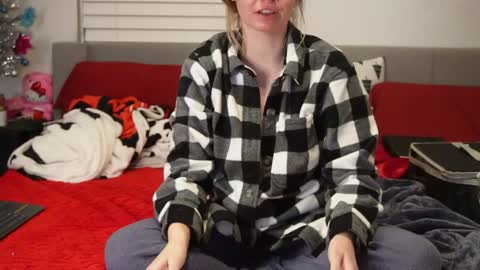 Snapshot of ramichick chatting on 01/05/25, 10:43 Rami online show from 01/05/25, 10:43