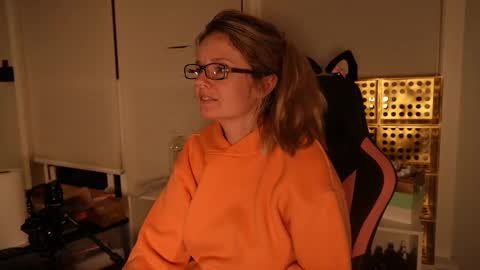 Snapshot of ramichick chatting on 02/26/25, 08:37 Rami online show from 02/26/25, 08:37