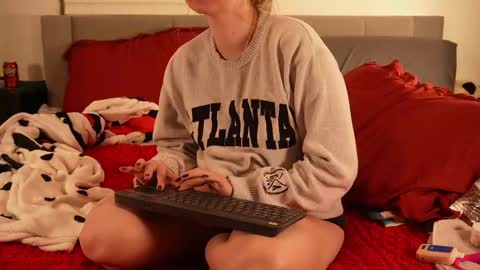 Snapshot of ramichick chatting on 03/07/25, 01:42 Rami online show from 03/07/25, 01:42