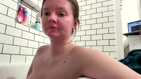 Snapshot of ramichick chatting on 11/01/25, 02:24 Rami online show from 11/01/25, 02:24