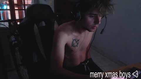 Snapshot of ramisexyloveyou chatting on 12/29/24, 07:32 Ramiro online show from 12/29/24, 07:32