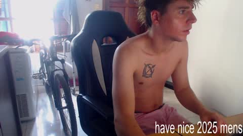 Snapshot of ramisexyloveyou chatting on 01/01/25, 12:33 Ramiro online show from 01/01/25, 12:33