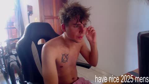 Snapshot of ramisexyloveyou chatting on 01/01/25, 06:49 Ramiro online show from 01/01/25, 06:49