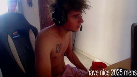 Snapshot of ramisexyloveyou chatting on 01/02/25, 01:19 Ramiro online show from 01/02/25, 01:19