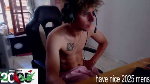 Snapshot of ramisexyloveyou chatting on 01/03/25, 06:24 Ramiro online show from 01/03/25, 06:24