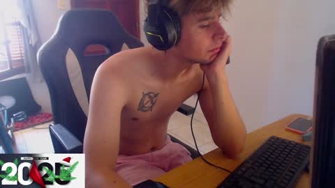 Snapshot of ramisexyloveyou chatting on 01/04/25, 05:16 Ramiro online show from 01/04/25, 05:16