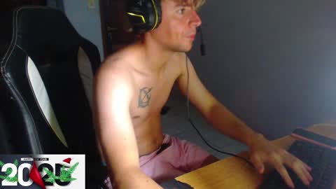 Snapshot of ramisexyloveyou chatting on 01/05/25, 12:09 Ramiro online show from 01/05/25, 12:09