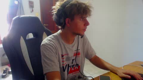 Snapshot of ramisexyloveyou chatting on 01/07/25, 06:56 Ramiro online show from 01/07/25, 06:56