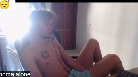 Snapshot of ramisexyloveyou chatting on 01/29/25, 12:45 Ramiro online show from 01/29/25, 12:45