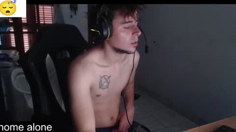 Snapshot of ramisexyloveyou chatting on 01/30/25, 12:37 Ramiro online show from 01/30/25, 12:37