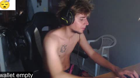 Snapshot of ramisexyloveyou chatting on 02/02/25, 12:30 Ramiro online show from 02/02/25, 12:30