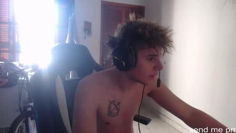 Snapshot of ramisexyloveyou chatting on 03/09/25, 02:21 Ramiro online show from 03/09/25, 02:21