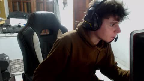 Snapshot of ramisexyloveyou chatting on 09/18/25, 11:51 Ramiro online show from 09/18/25, 11:51