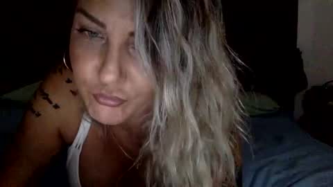 Mamakel online show from 10/24/25, 01:57