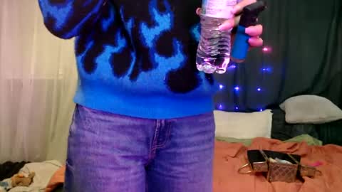 Snapshot of ramonaquinn chatting on 01/21/25, 05:38 RAMONA Q online show from 01/21/25, 05:38