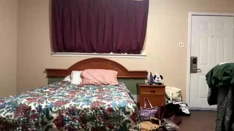    RAMONA Q   online show from 11/24/25, 06:51