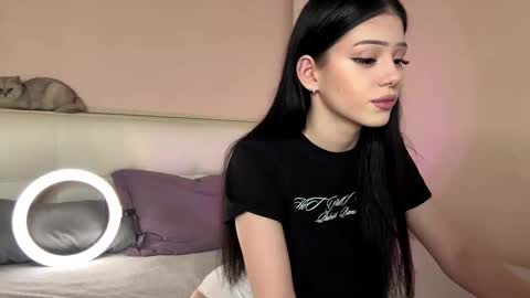 Luna online show from 10/26/25, 03:40