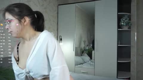 Snapshot of randichaplin chatting on 09/14/25, 07:18 Vilda online show from 09/14/25, 07:18