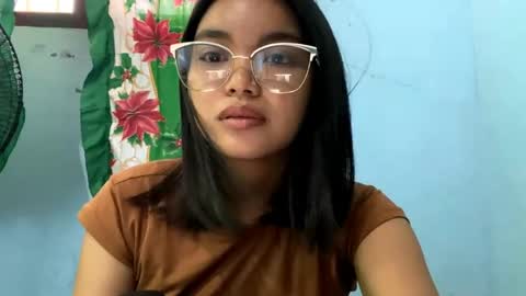 Ava online show from 04/10/26, 06:51