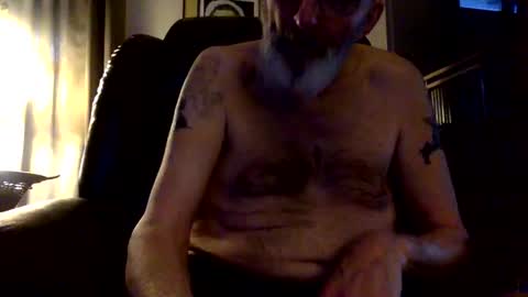 Snapshot of rando56 chatting on 10/03/25, 11:51 Randy online show from 10/03/25, 11:51