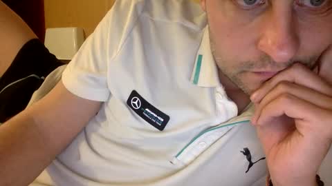 Snapshot of randobad12 chatting on 12/14/25, 08:46 randobad12 online show from 12/14/25, 08:46