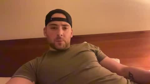 Snapshot of randomdude5950 chatting on 01/17/25, 03:12 randomdude5950 online show from 01/17/25, 03:12