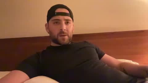 Snapshot of randomdude5950 chatting on 01/29/25, 02:30 randomdude5950 online show from 01/29/25, 02:30