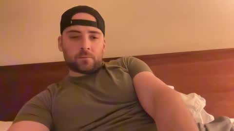 Snapshot of randomdude5950 chatting on 02/17/25, 01:58 randomdude5950 online show from 02/17/25, 01:58