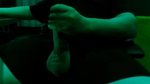 Snapshot of rapaces49 chatting on 10/28/25, 05:04 Raptor online show from 10/28/25, 05:04