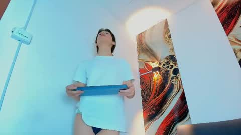 Snapshot of raphael_nyon1 chatting on 05/15/26, 04:30 raphael_nyon1 online show from 05/15/26, 04:30
