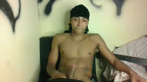 Snapshot of raphina474 chatting on 11/10/25, 01:15 raphina474 online show from 11/10/25, 01:15