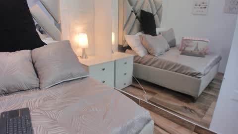 Raquel Moore  online show from 09/14/25, 05:34