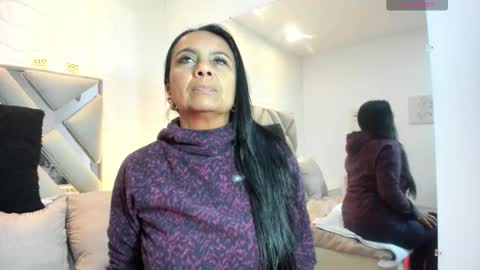 Raquel Moore  online show from 09/19/25, 11:11