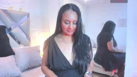 Raquel Moore  online show from 09/23/25, 11:41