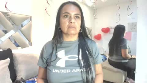 Raquel Moore  online show from 02/17/26, 01:29