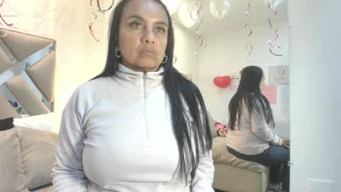 Raquel Moore  online show from 02/18/26, 01:40