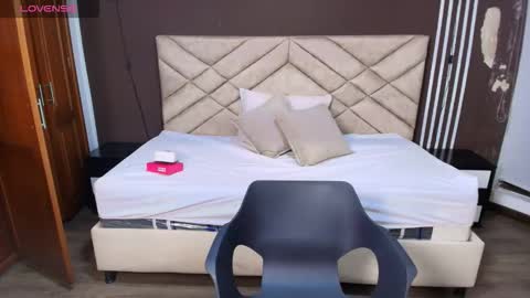 Raquel online show from 12/04/25, 11:41