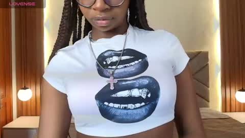 Snapshot of raqueljones_ chatting on 06/15/26, 11:56 Raquel online show from 06/15/26, 11:56