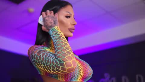 Snapshot of raquellevon chatting on 02/01/25, 09:51 Raquelle online show from 02/01/25, 09:51